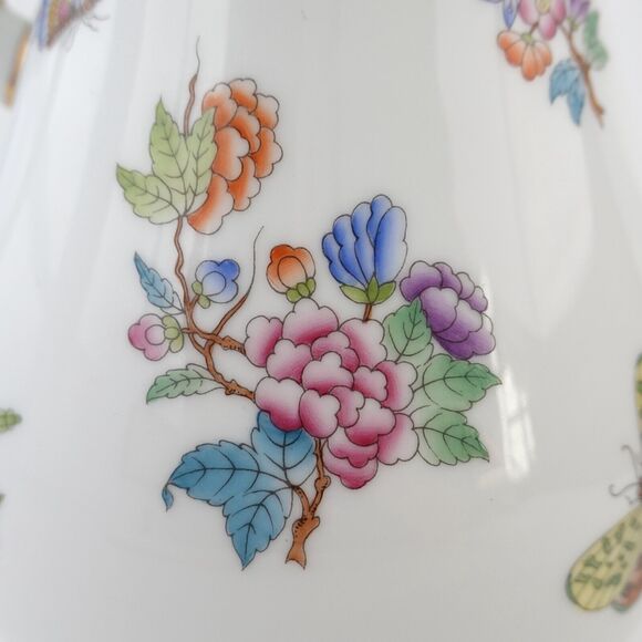 HEREND Queen Victoria Individual Coffee Pot With Bunny Final 3412, Ear chip,RARE - Picture 8 of 16